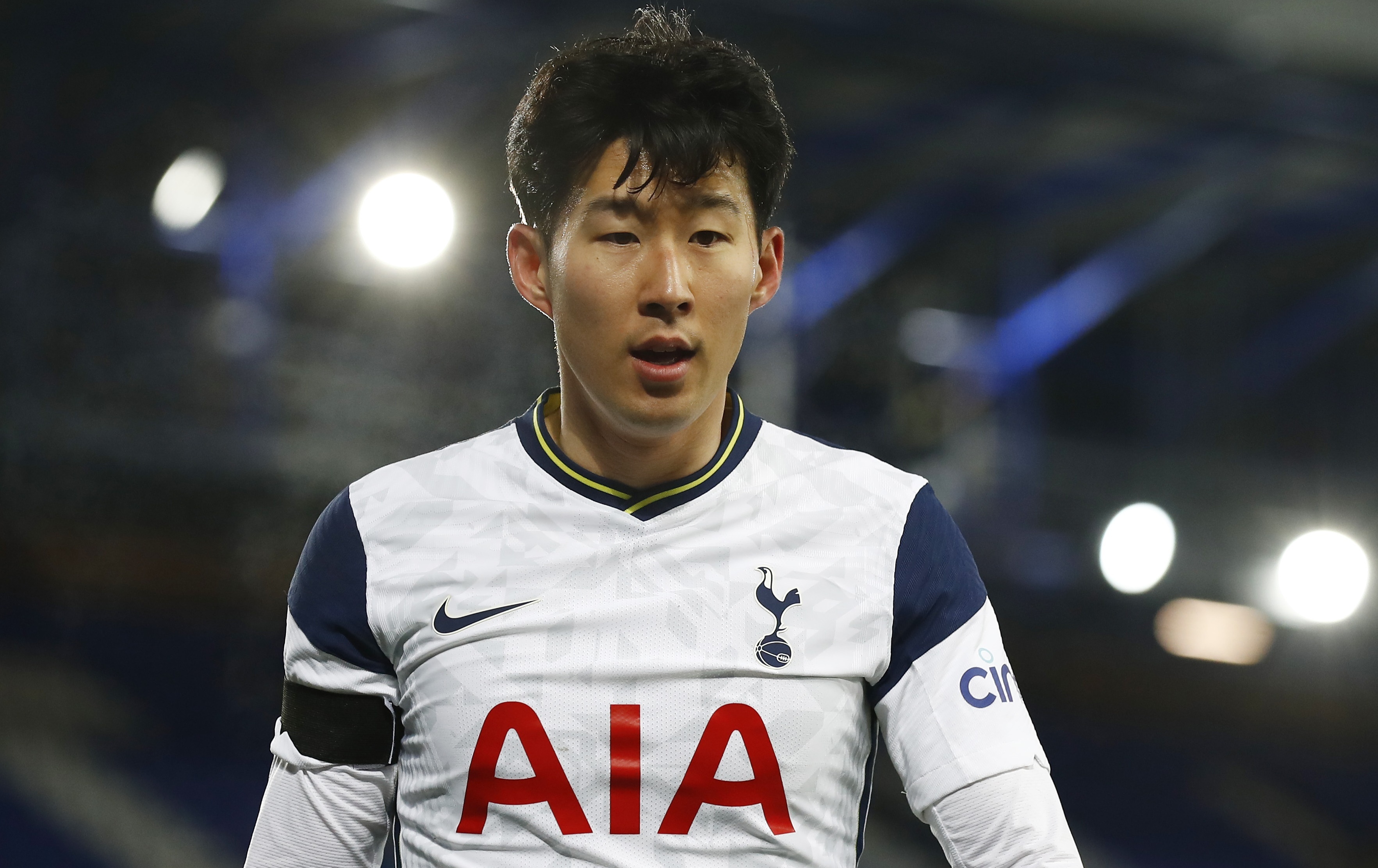 Tottenham chia tay FA Cup sau tran thua 4-5 hinh anh