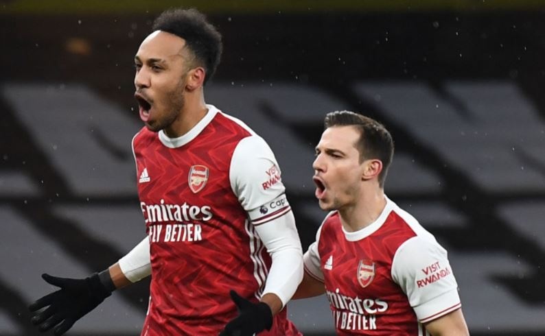 Aubameyang lap hat-trick giup Arsenal nhan chim Leeds hinh anh