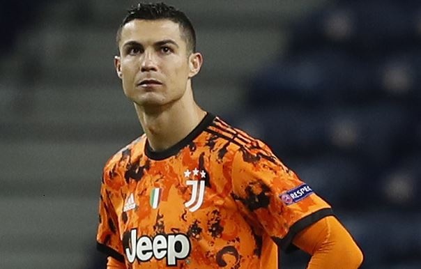 Ronaldo nhat nhoa trong tran thua cua Juventus hinh anh