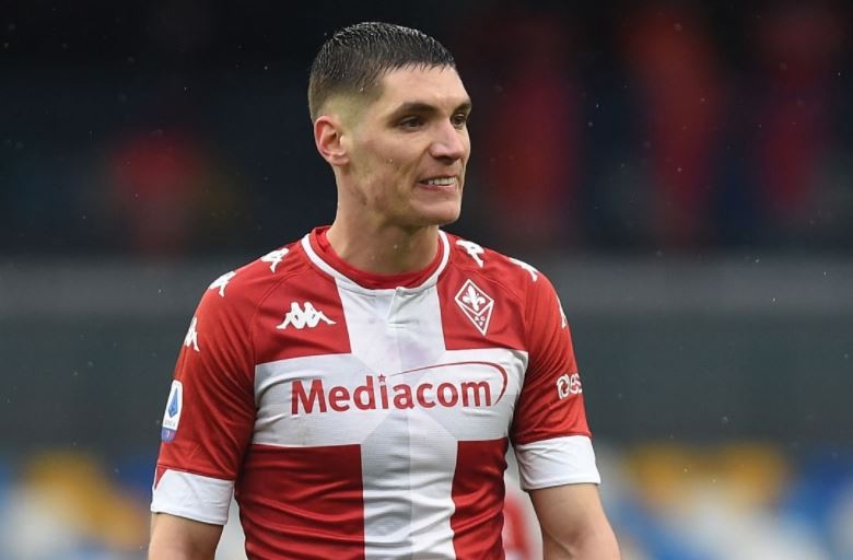 MU muon thay Lindelof bang tan binh gia 45 trieu bang anh 1