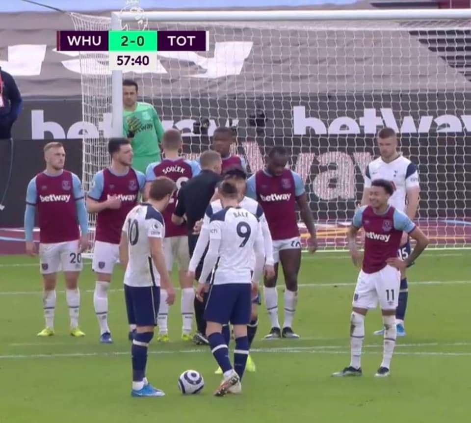 Lingard cuoi tinh huong ban chien thuat cua Bale anh 1