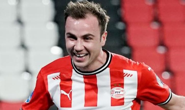 Gotze hoi sinh trong mau ao PSV hinh anh