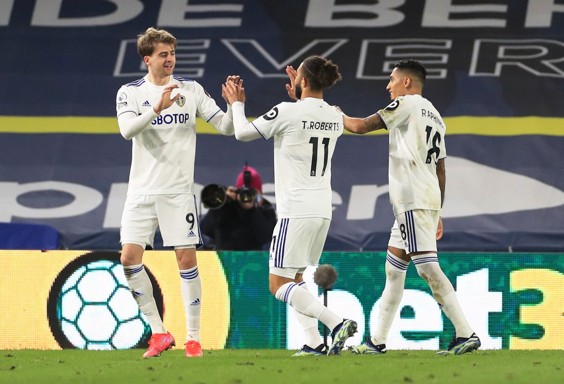 Leeds thang Southampton anh 5