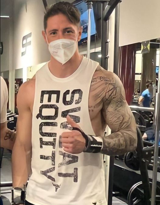 Torres tro thanh than tuong co bap anh 1