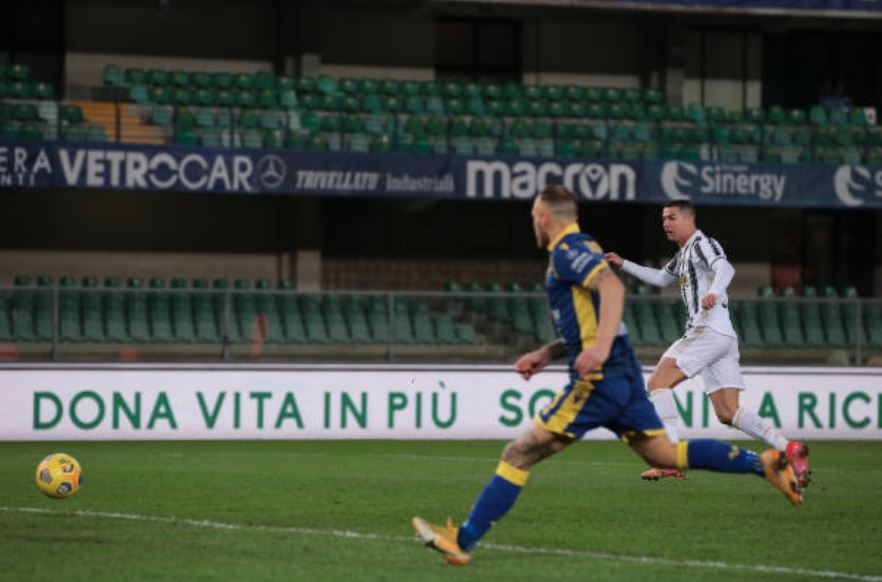 Juventus dau Verona anh 1