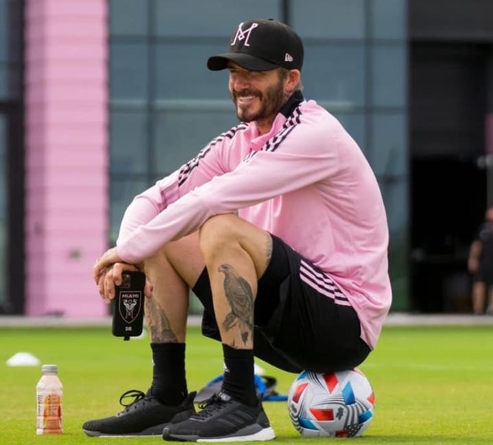 Beckham muon chieu mo Ronaldo,  Messi anh 1