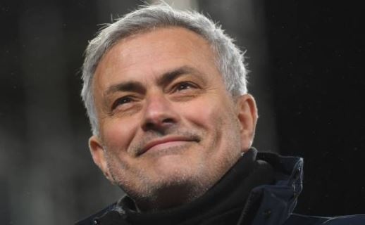 Lo hong cua luat bong cham tay hinh anh