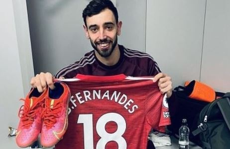 Bruno Fernandes dau gia 2 ky vat trong tran thang Man City hinh anh