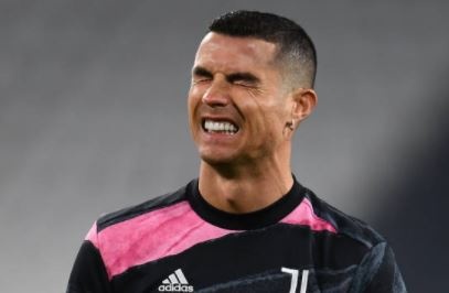 'Ronaldo chi lo bao ve guong mat' hinh anh