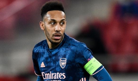 Aubameyang bi trung phat vi vo ky luat hinh anh