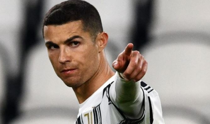 Ronaldo sap nhan vinh du o Juventus hinh anh