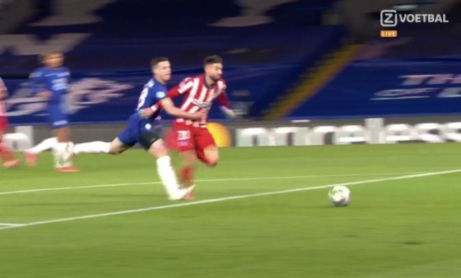 Chelsea huong loi nho 2 quyet dinh gay tranh cai anh 1