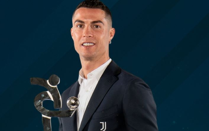 Ronaldo duoc vinh danh 2 nam lien tiep hinh anh