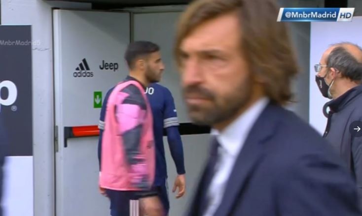 Ronaldo bo vao phong thay do sau tran thua anh 2