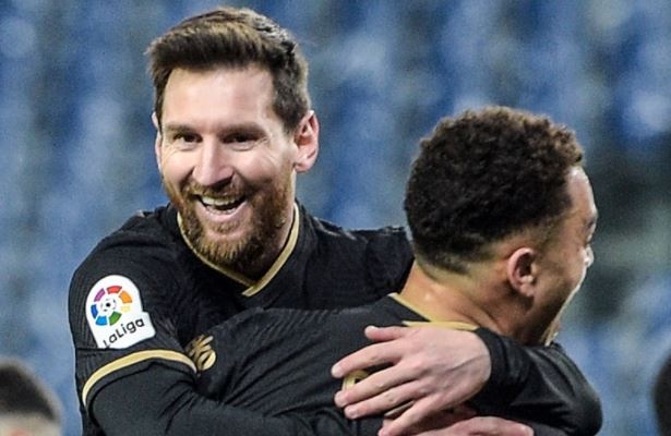 Messi thang hoa trong tran thang 6-1 hinh anh