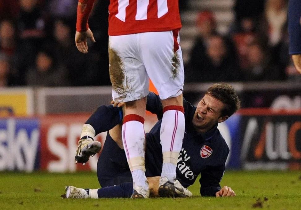 Dan sao chau Au tro lai manh me sau khi bi gay chan anh 7