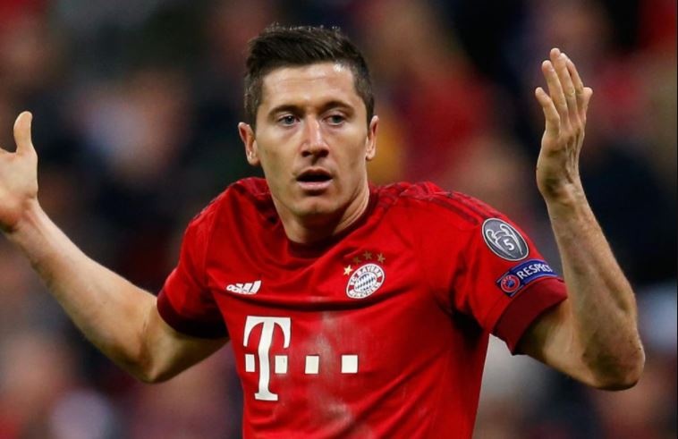 Bayern mat Lewandowski o tu ket Champions League hinh anh