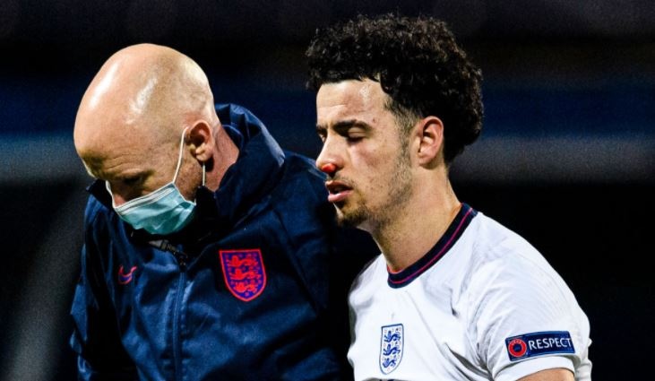 Sao tre Liverpool lao den danh doi thu sau khi U21 Anh bi loai hinh anh