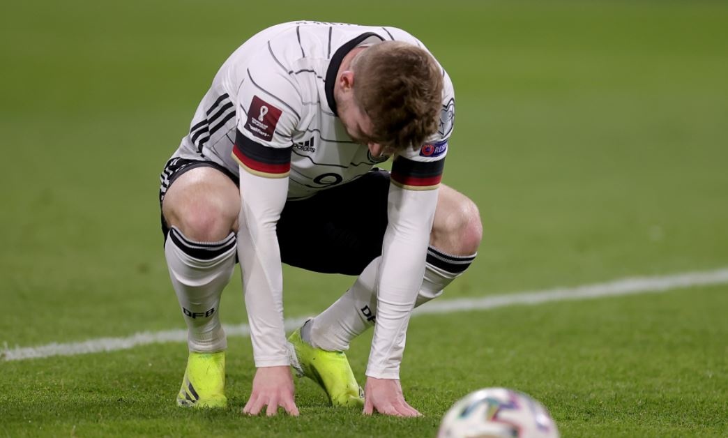 Tuyen Duc thua doi hang 65 the gioi tren san nha hinh anh