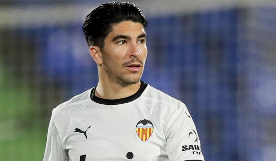 Cau thu Valencia dong loat bo thi dau hinh anh