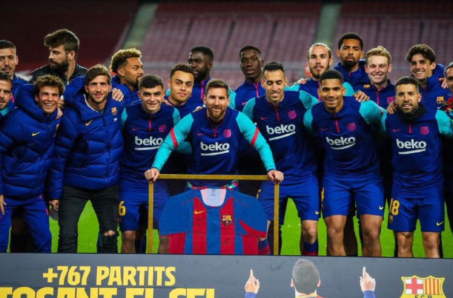 Messi hon vo trong ngay an mung ky luc anh 1