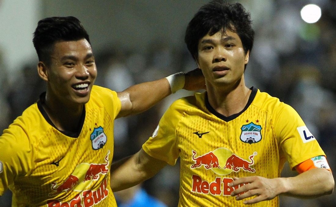 Cong Phuong toa sang dua HAGL tro lai ngoi dau hinh anh