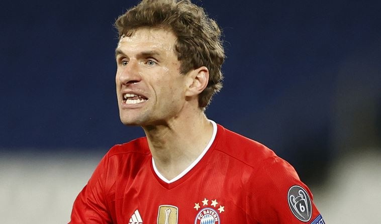 Muller buc xuc vi bi thoi phat oan hinh anh