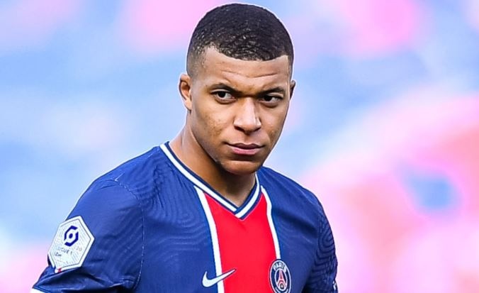 Trong tai cuoi sau tinh huong bat viet vi voi Mbappe hinh anh