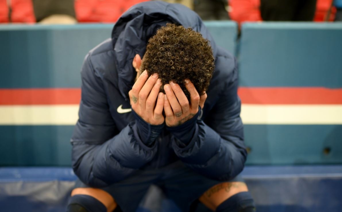 Neymar an mung cuong nhiet truoc mat doi thu anh 2