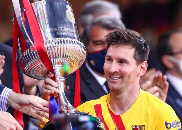 Messi lap ky luc trong ngay nang cao cup vo dich hinh anh