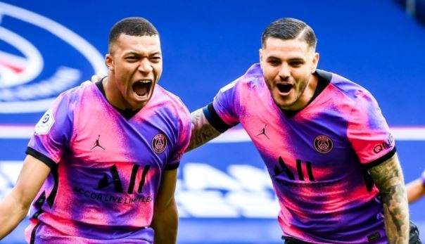 Mbappe thang hoa trong mau ao PSG hinh anh