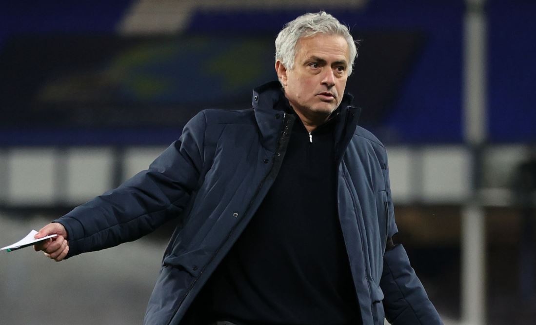 Mourinho bi sa thai anh 1