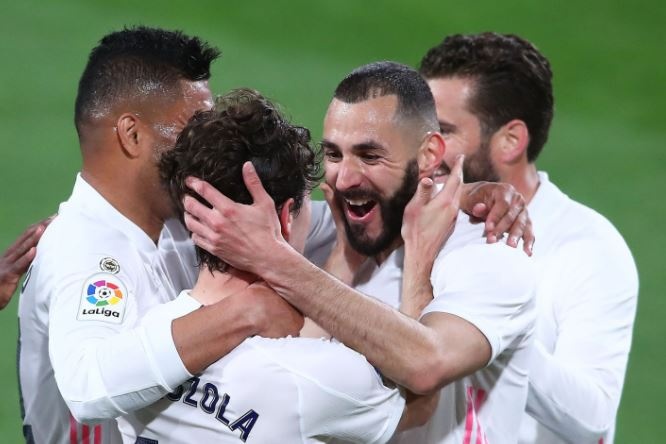 Real Madrid chiem ngoi dau cua Atletico hinh anh