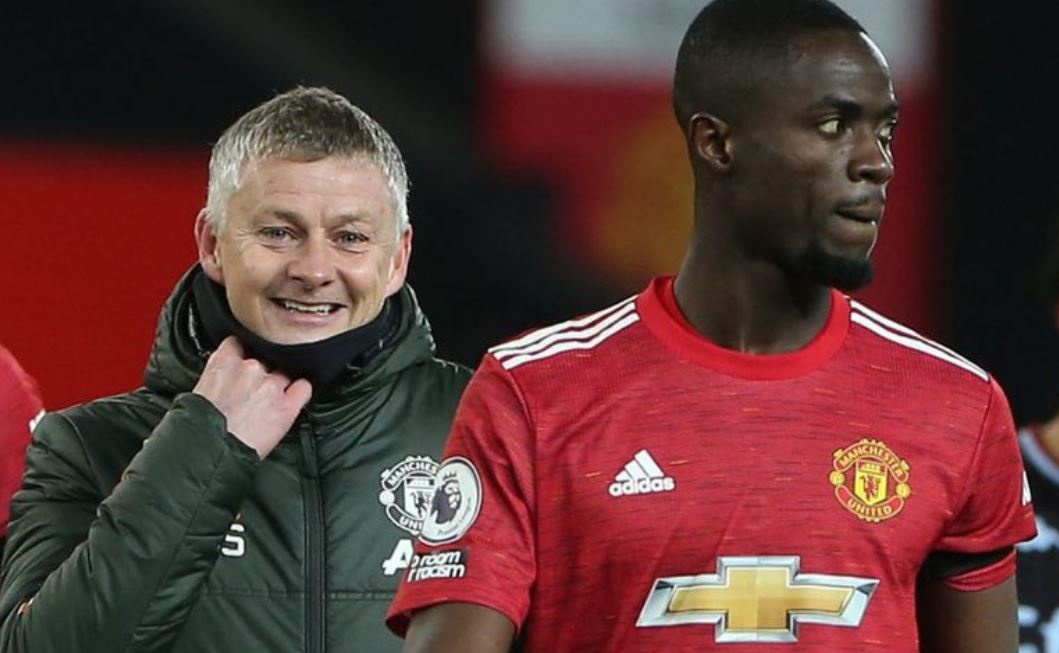 Bailly quay nguoc thai do voi Man Utd hinh anh