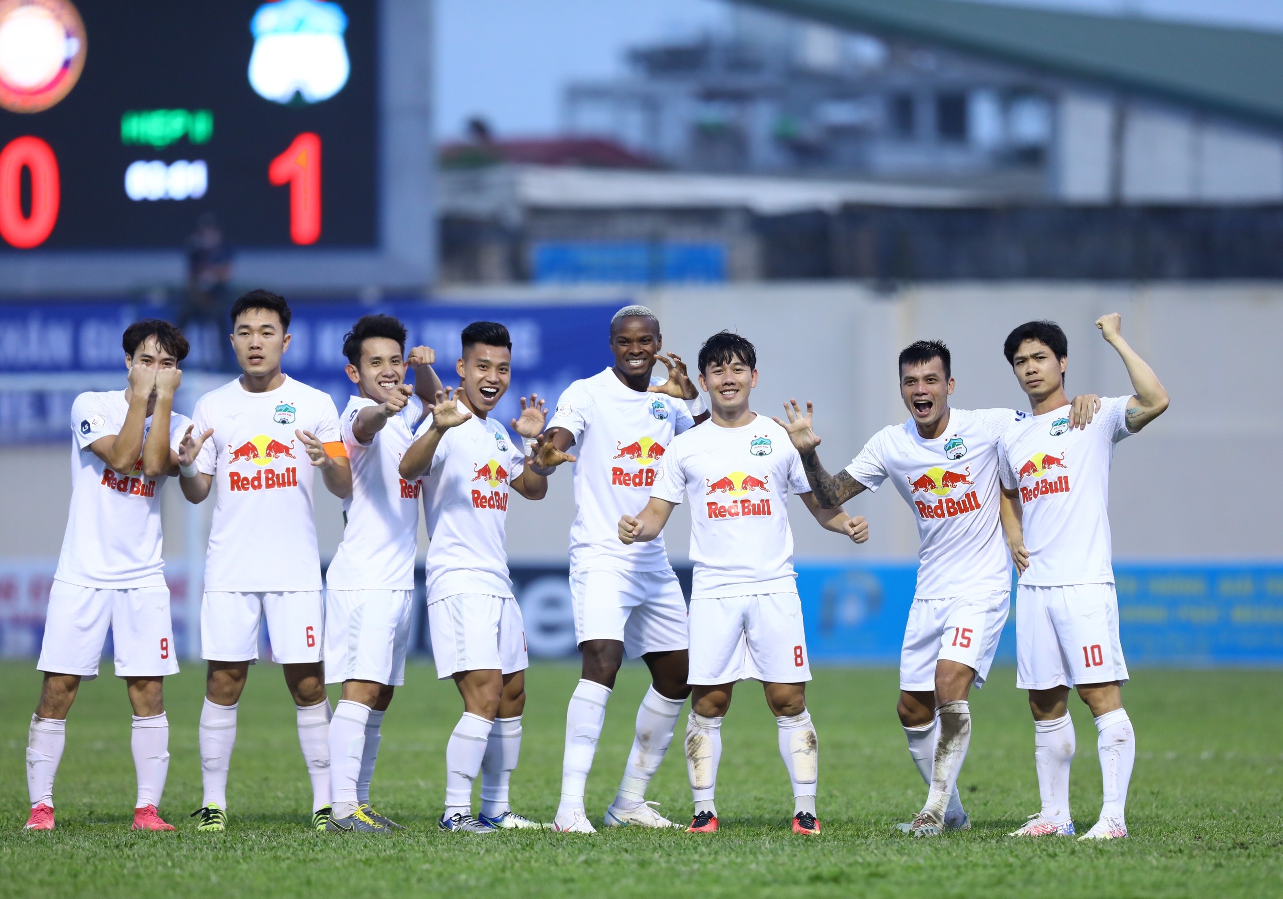 HAGL thang tran thu 7 lien tiep anh 1