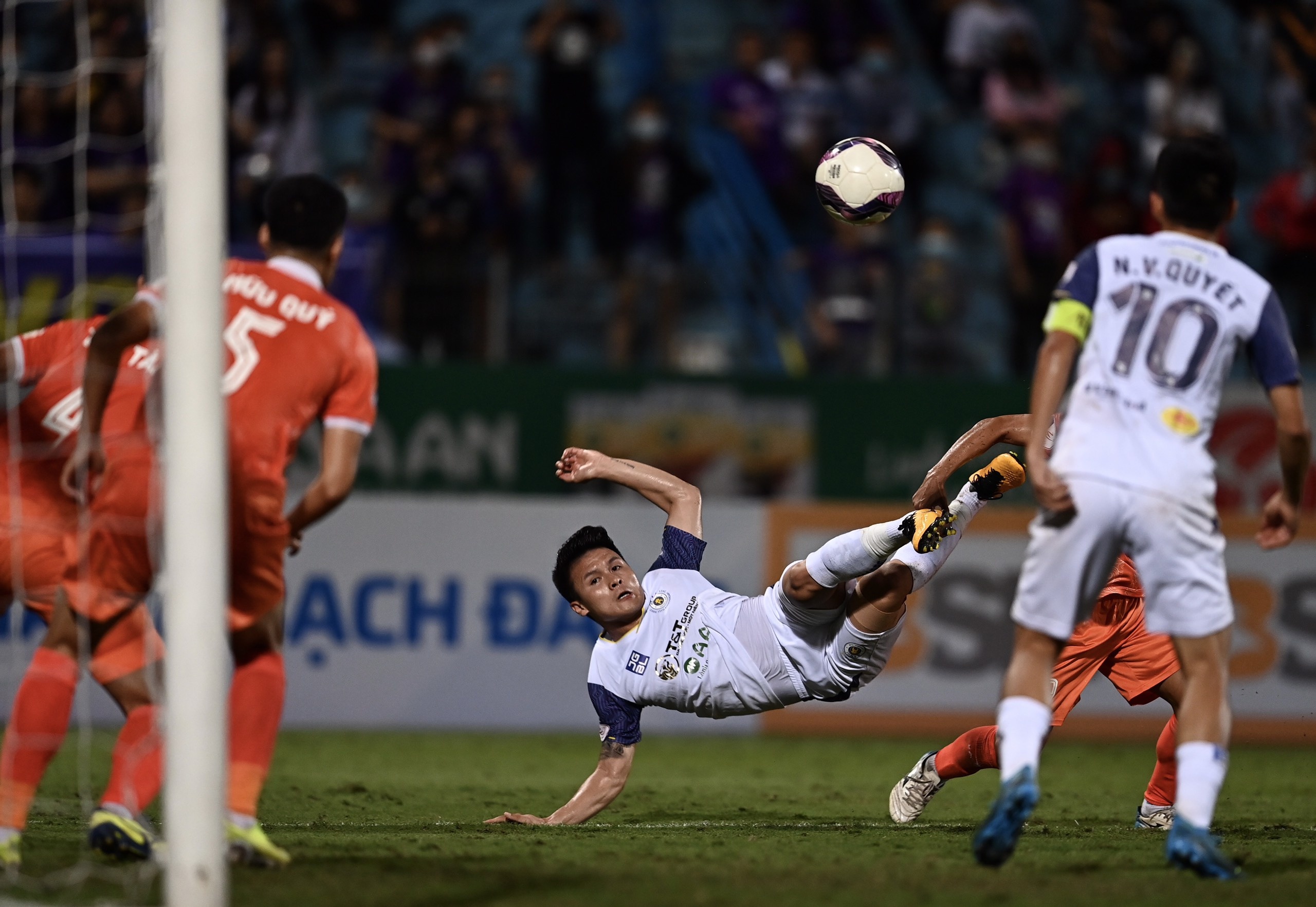 CLB Ha Noi vs Binh Dinh anh 2