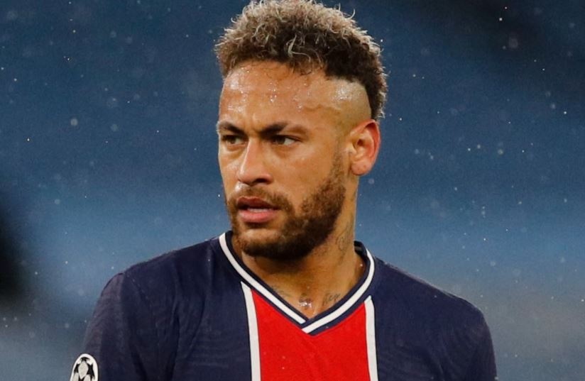 Neymar bat luc truoc hang thu Man City hinh anh