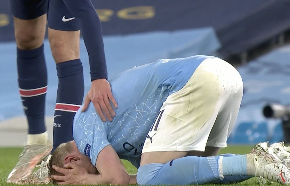 Cau thu Man City khoc anh 2