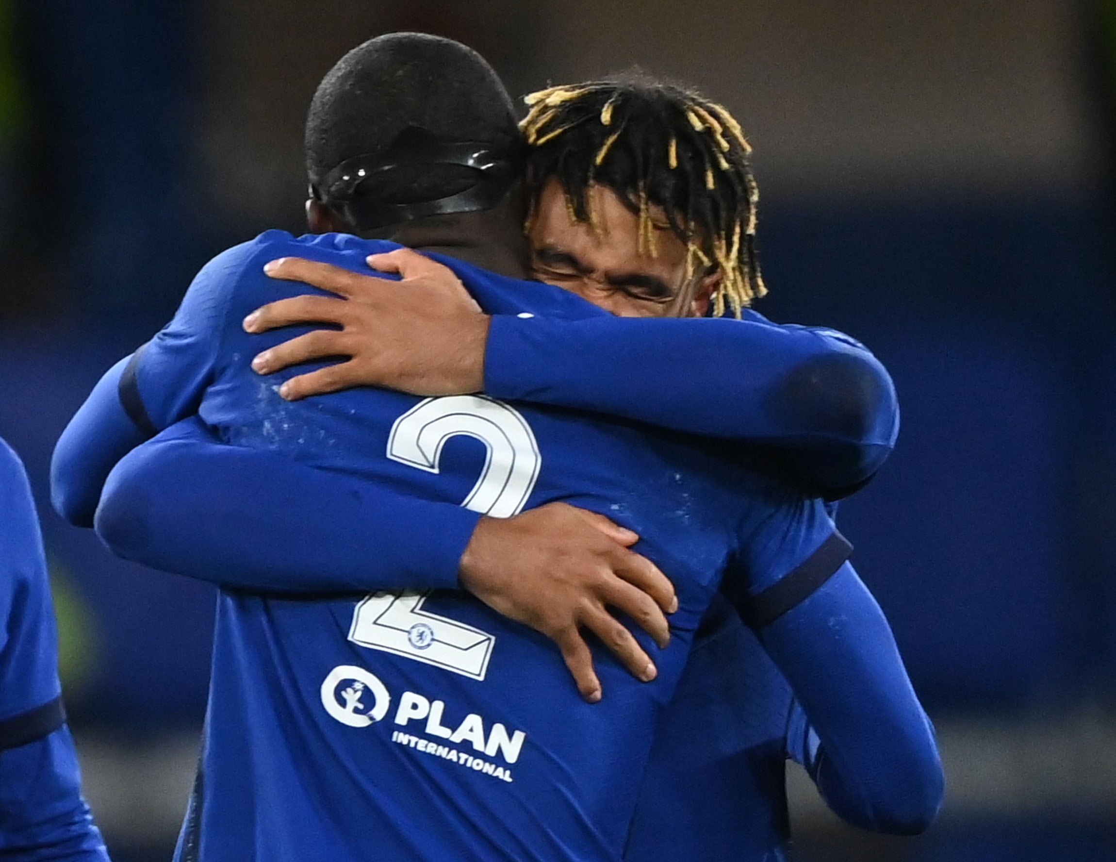 Kante thang hoa truoc Real anh 8