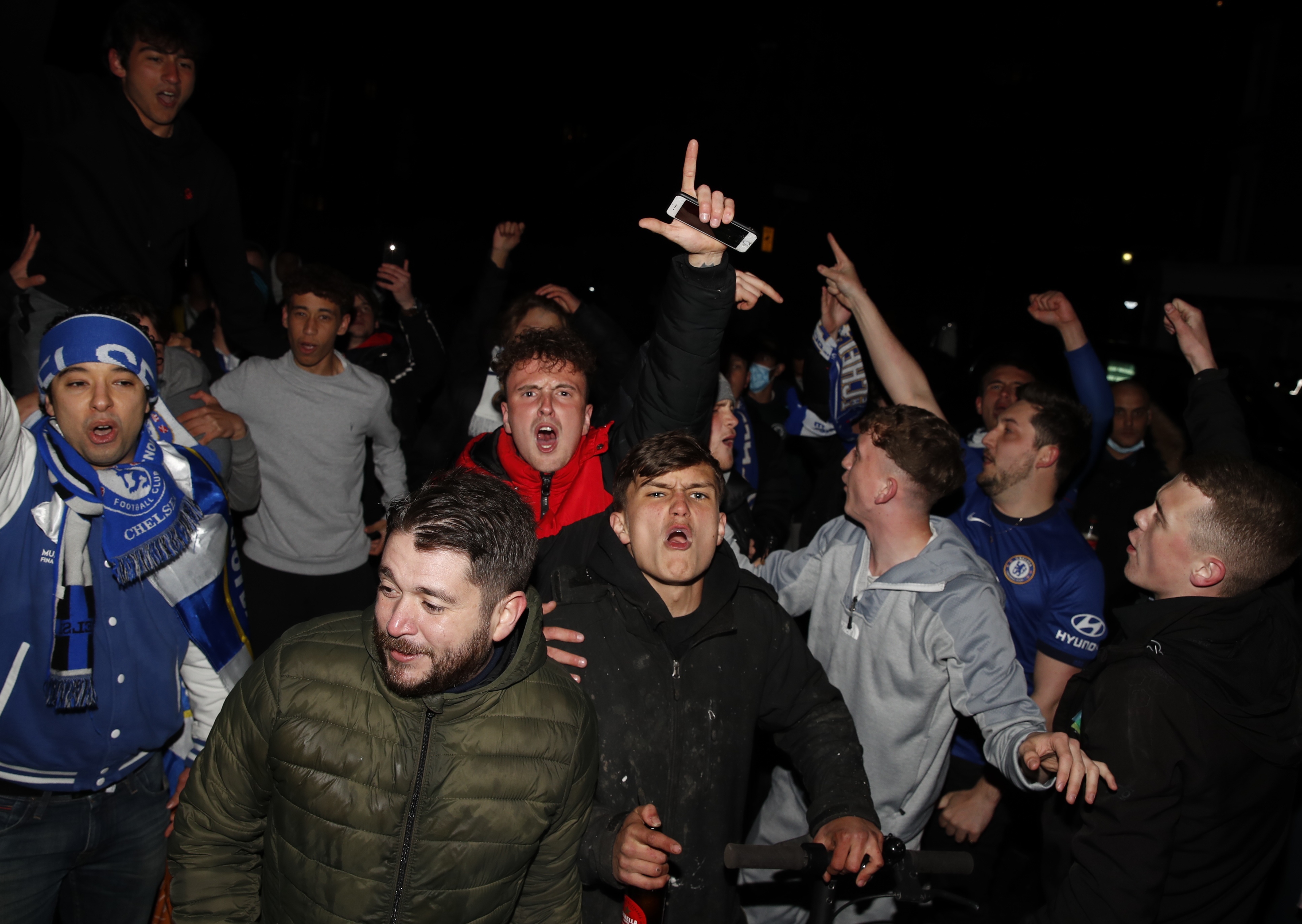 Kante thang hoa truoc Real anh 10