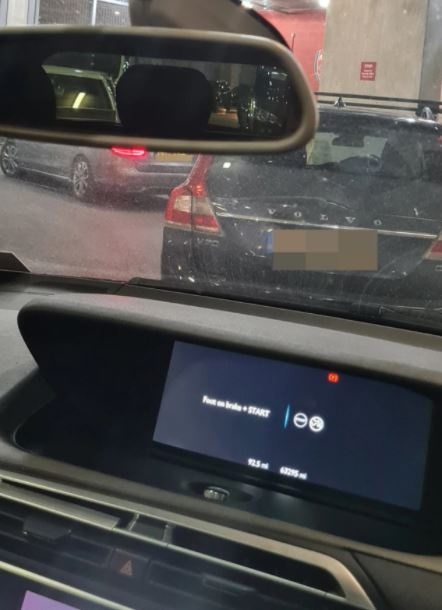 CDV Arsenal chan xe cau thu anh 1