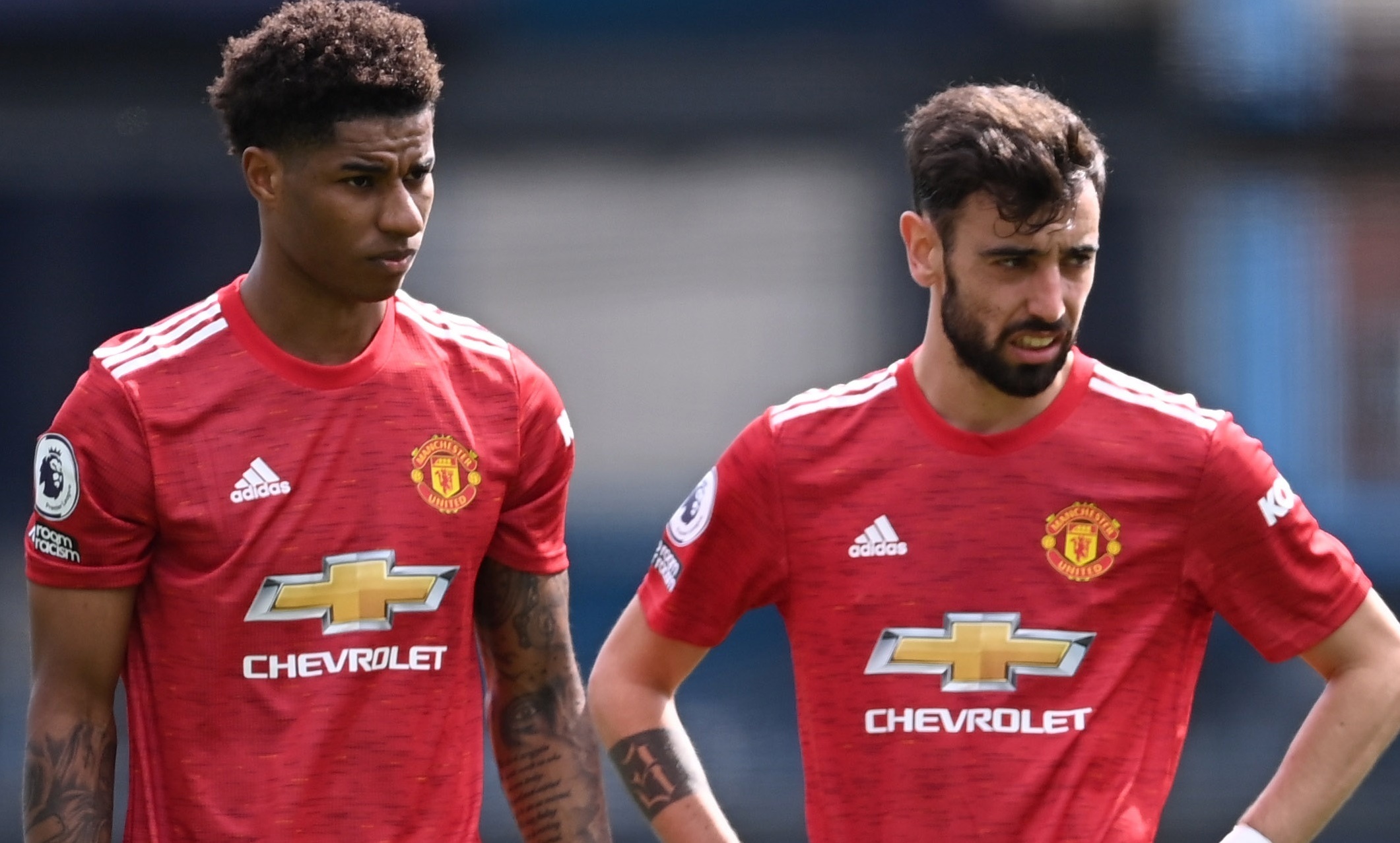 Bruno Fernandes yeu cau Man Utd bo sung 2 tan binh hinh anh