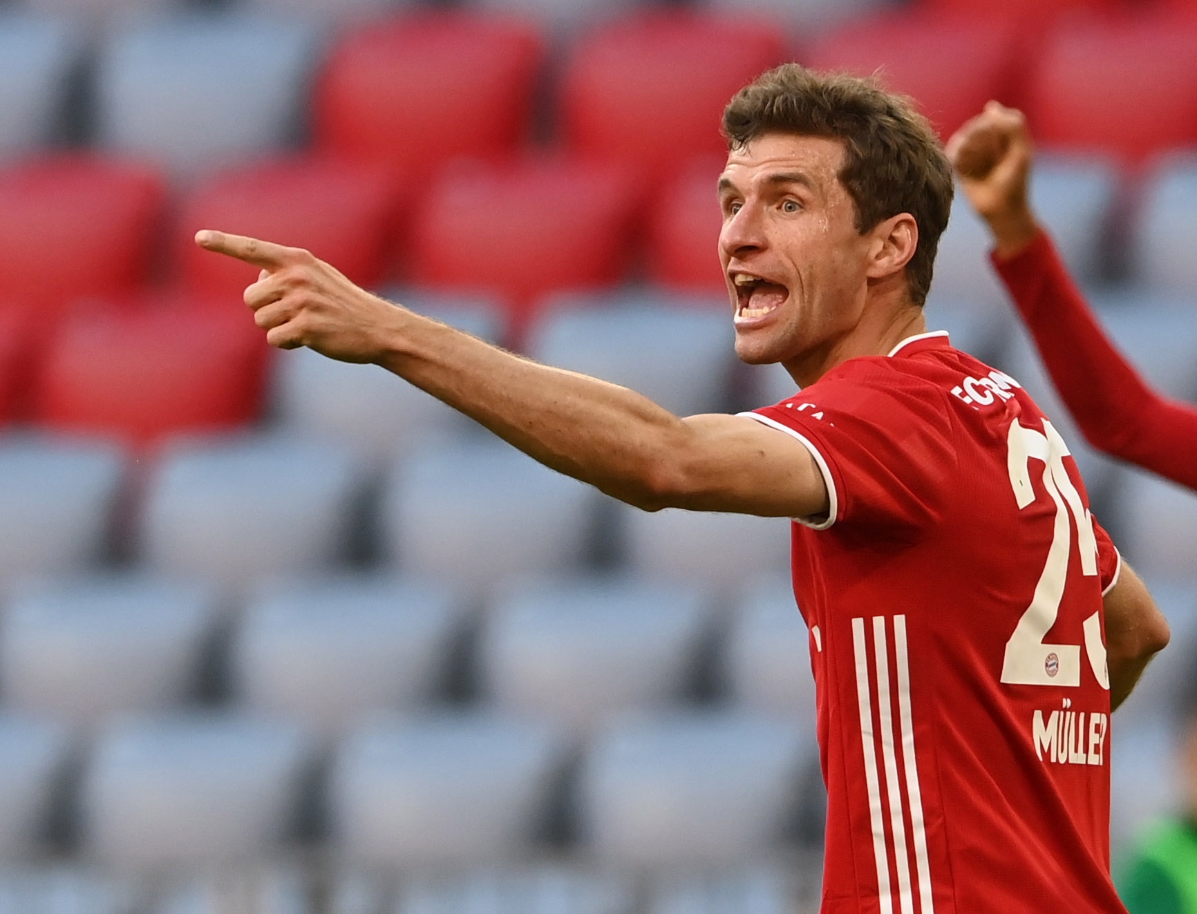 Bayern vo dich Bundesliga mua thu 9 lien tiep anh 5