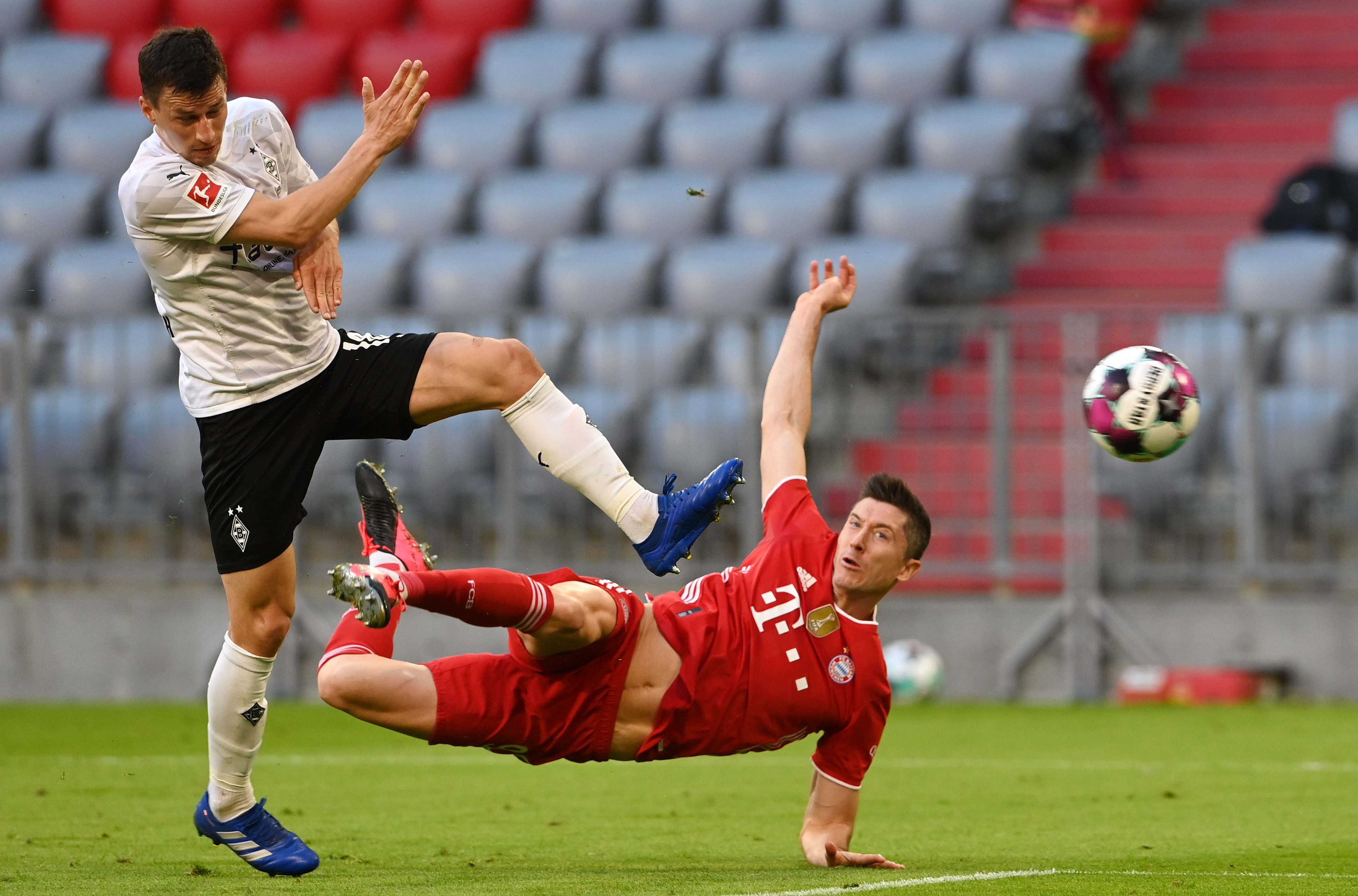 Bayern vo dich Bundesliga mua thu 9 lien tiep anh 4