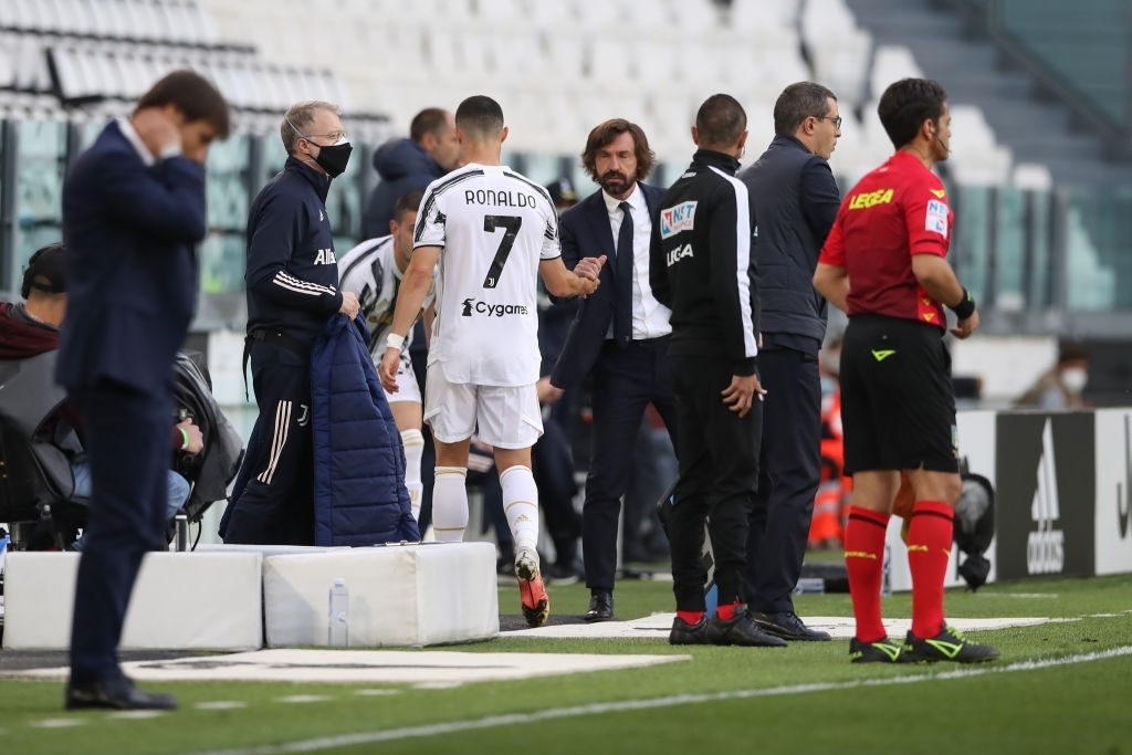 Ronaldo khi bi thay som o tran derby anh 2