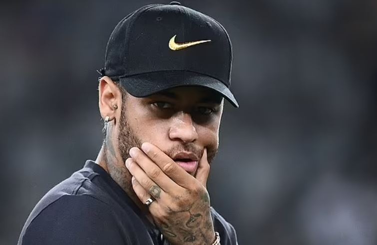 Biet thu cua Neymar bi dot nhap hinh anh