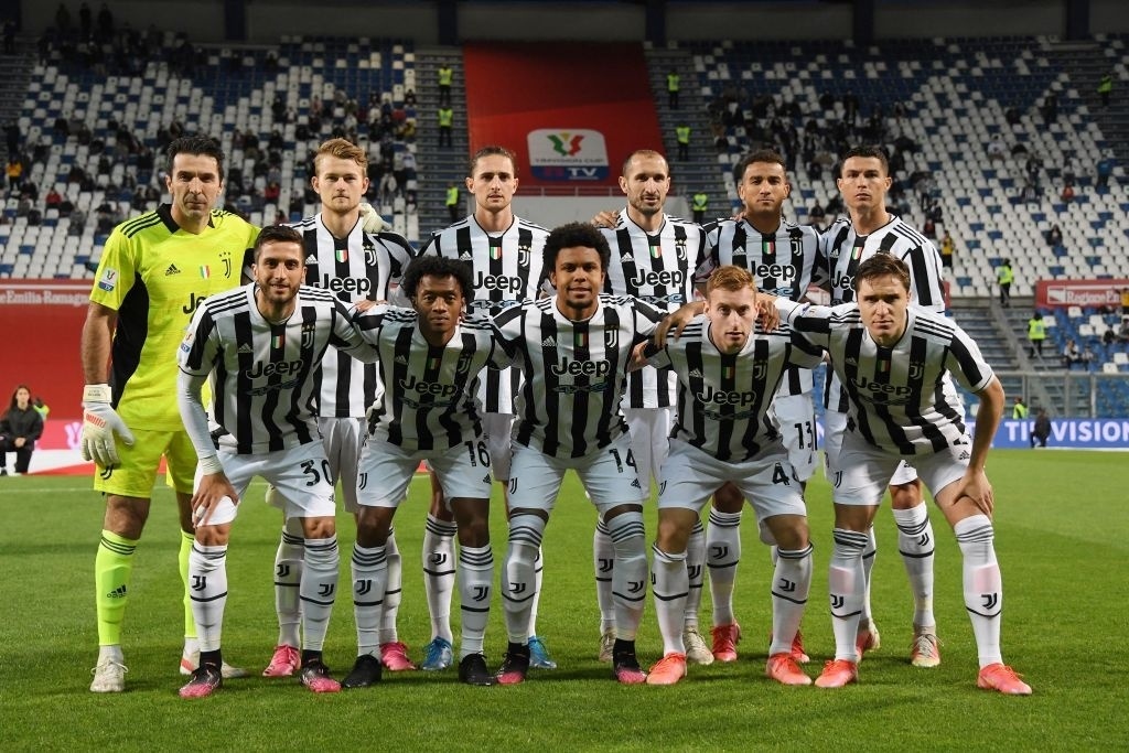 Ronaldo di vao lich su bong da chau Au anh 6