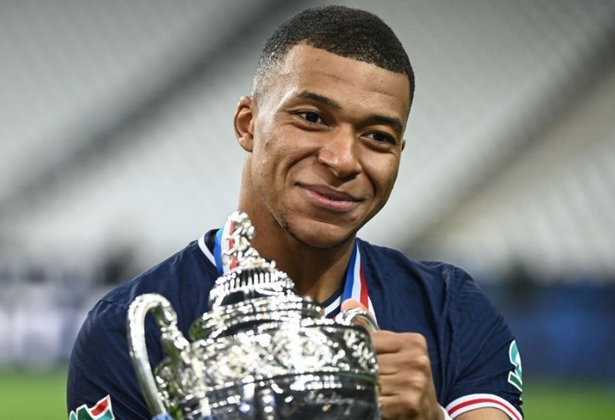 Mbappe toa sang giup PSG vo dich Cup Quoc gia hinh anh