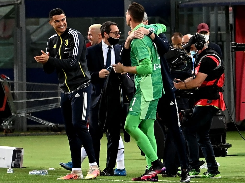 Ronaldo lap ky luc trong ngay khong ra san anh 4