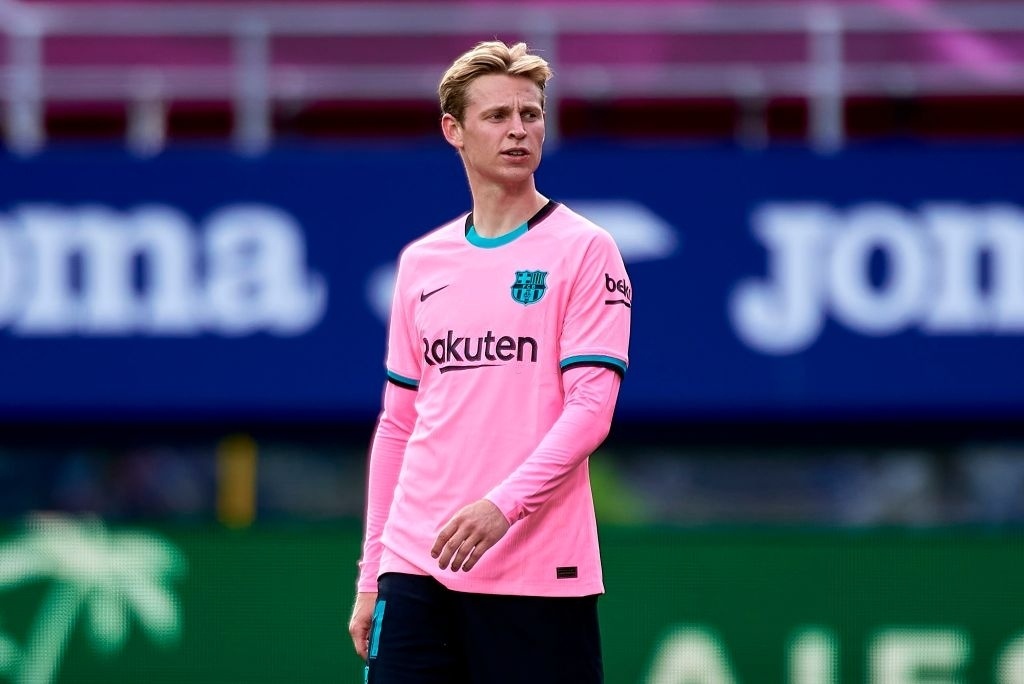 Doi hinh Barca mua toi voi 4 tan binh mien phi anh 9